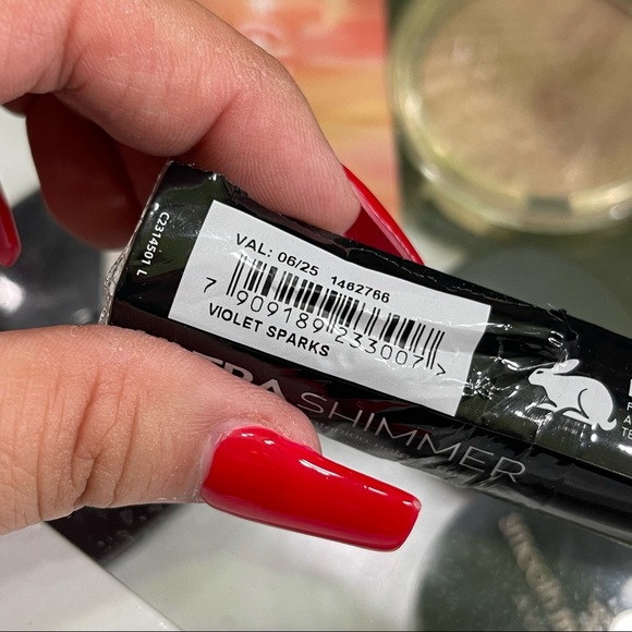 Avon Ultra Shimmer Lipstick Violet Sparks - Picture 7 of 8